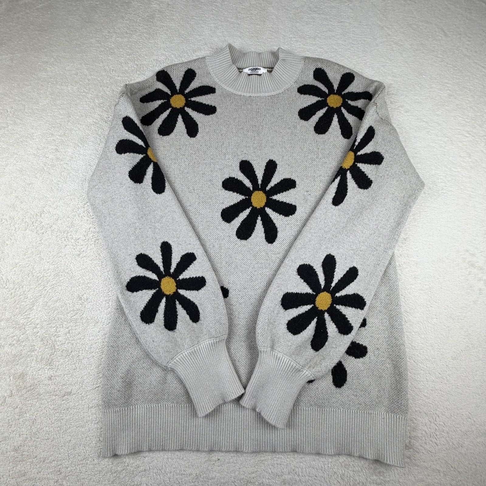 Zeagoo Daisy Floral Knit Sweater Womens M Cream Crewneck Cozy Cottagecore Y2k — image 2 of 8